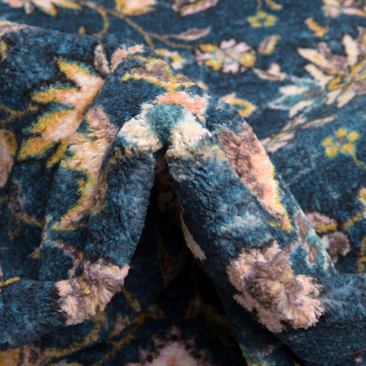 Rechteck Teppich Medina in Blau von Hadorn™ - Lifestyle Image