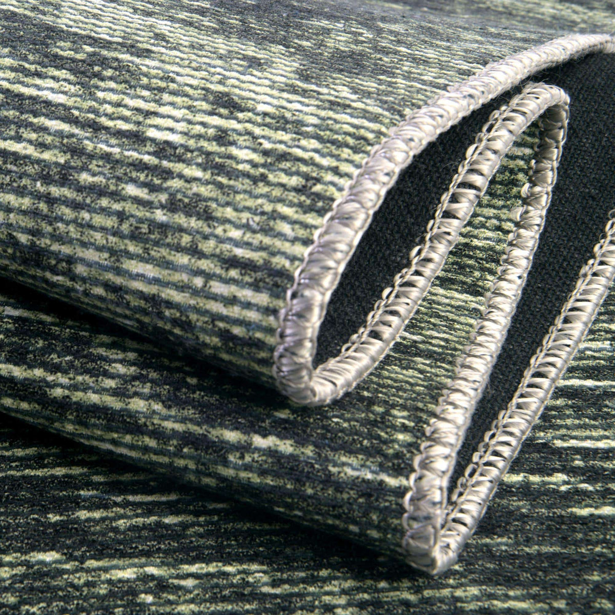 Oval Teppich Asha in Grün von Hadorn™ - Lifestyle Image