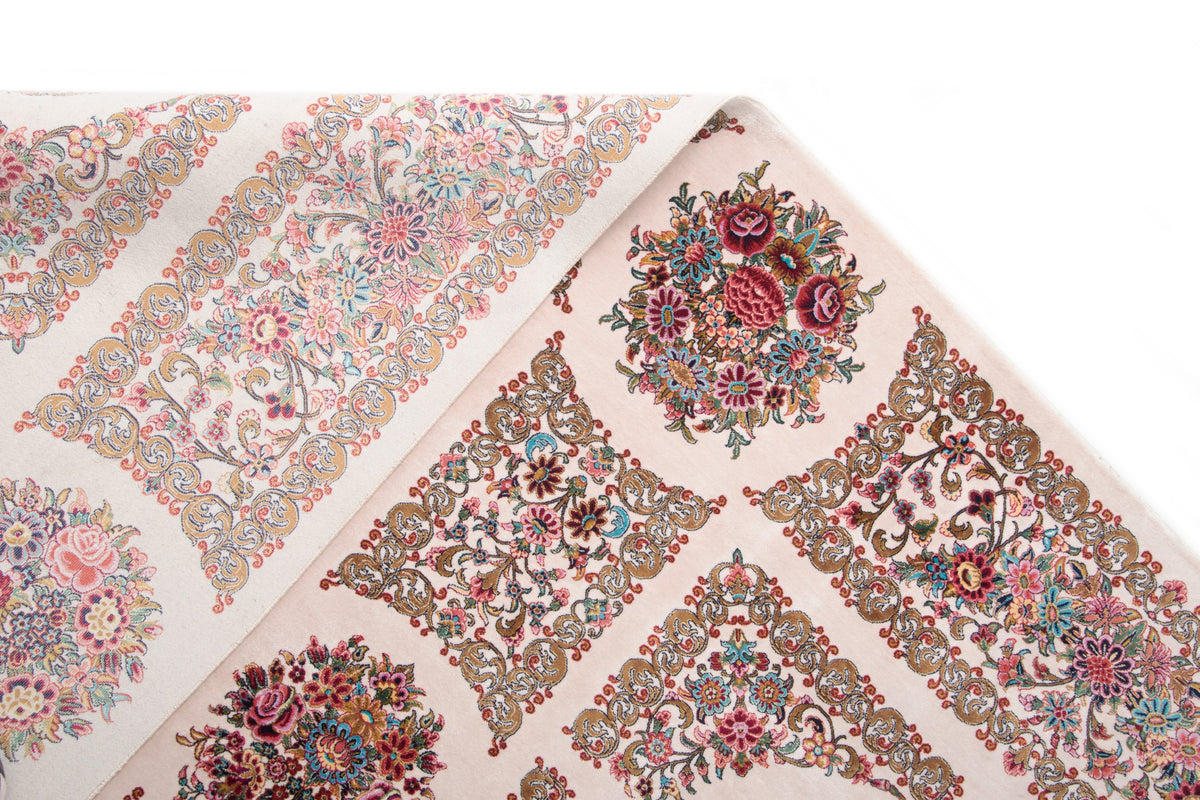 Rechteck Teppich Ghom Design in Rosa von Hadorn™ - Lifestyle Image